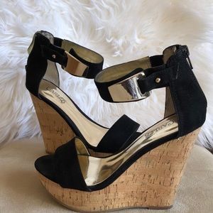 Carlos Santana suede black wedge